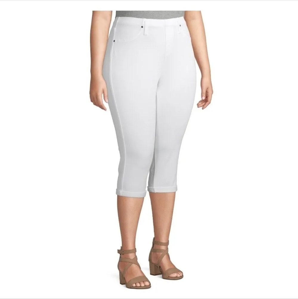 TERRA & SKY NWOT Women's Plus size 5X(32W-34W) Pull on Denim Capri jeggin…